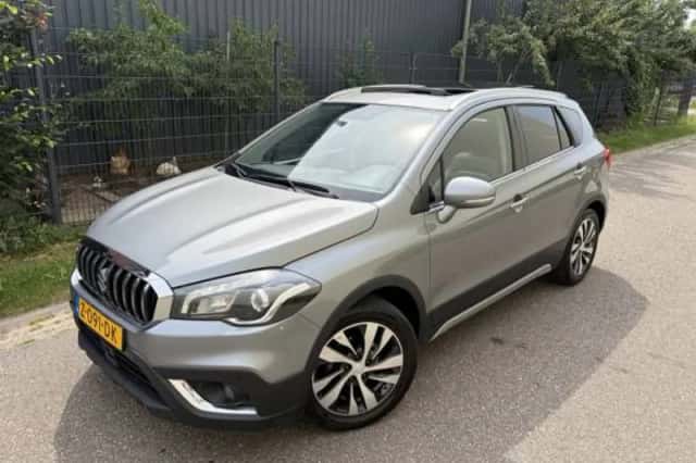 Suzuki S-Cross (2019) thumbnail 2