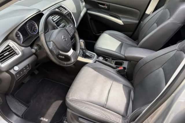 Suzuki S-Cross (2019) thumbnail 5
