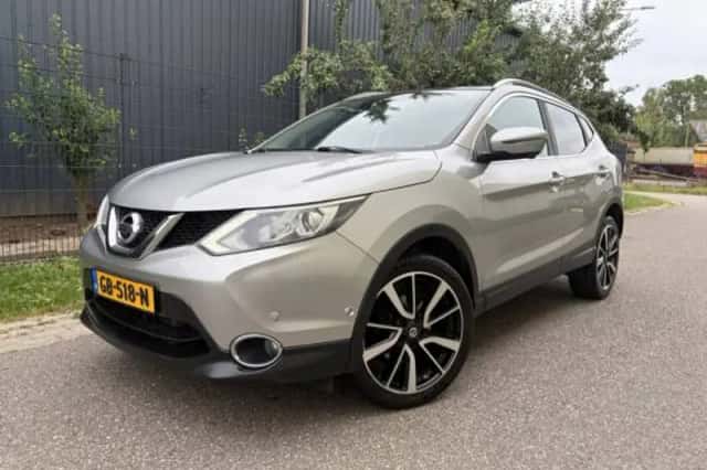 Nissan Qashqai (2015) thumbnail 1