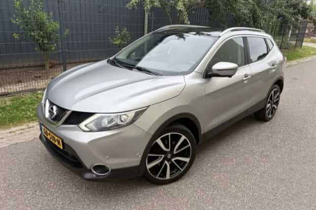 Nissan Qashqai (2015) thumbnail 2