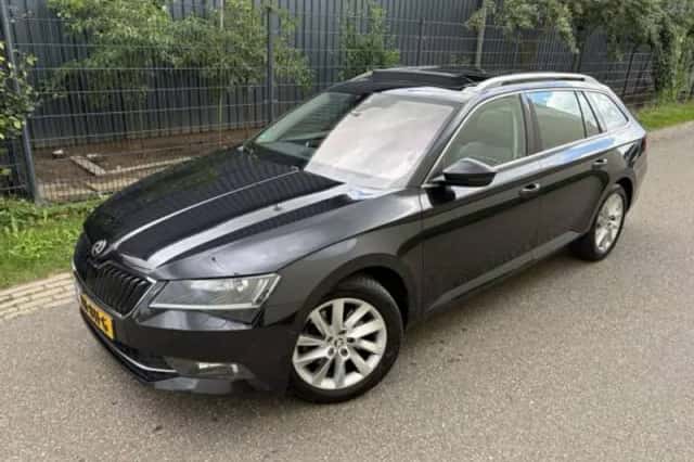 Škoda Superb (2018) thumbnail 2