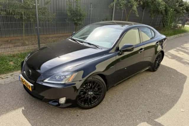 Lexus IS (2007) thumbnail 2