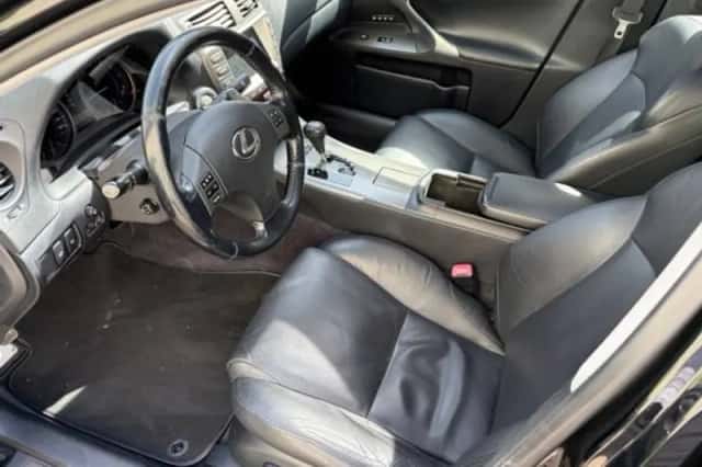 Lexus IS (2007) thumbnail 5