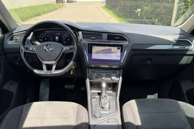 Volkswagen Tiguan (2017) thumbnail 3