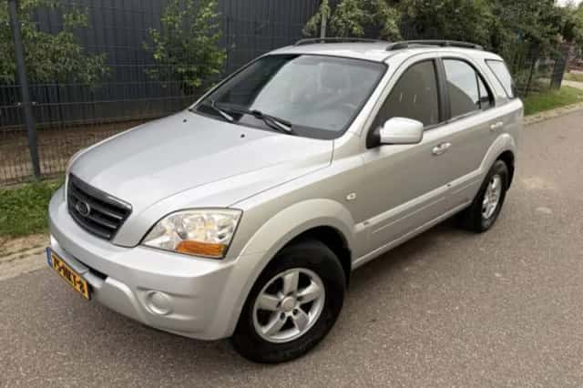 Kia Sorento (2009) thumbnail 2