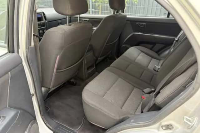 Kia Sorento (2009) thumbnail 4