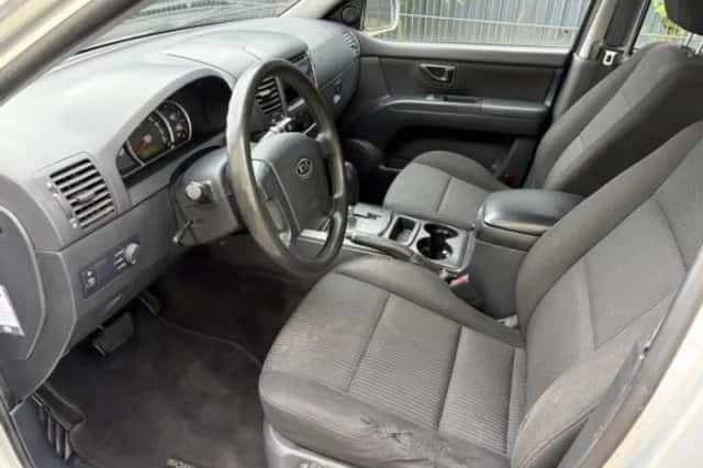 Kia Sorento (2009) thumbnail 5