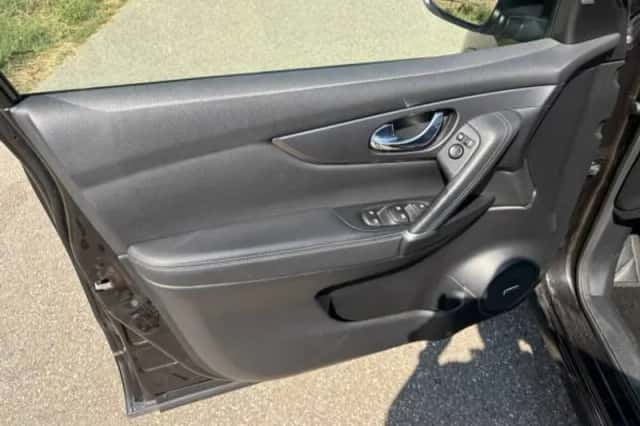 Nissan Qashqai (2019) thumbnail 6