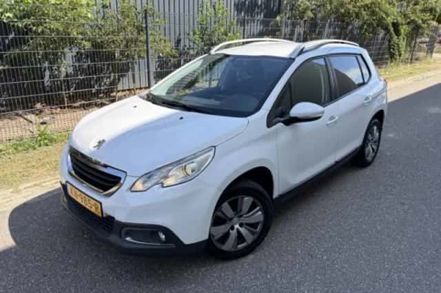 Peugeot 2008 (2016) thumbnail 2