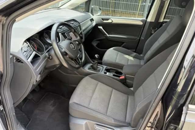 Volkswagen Touran (2016) thumbnail 6