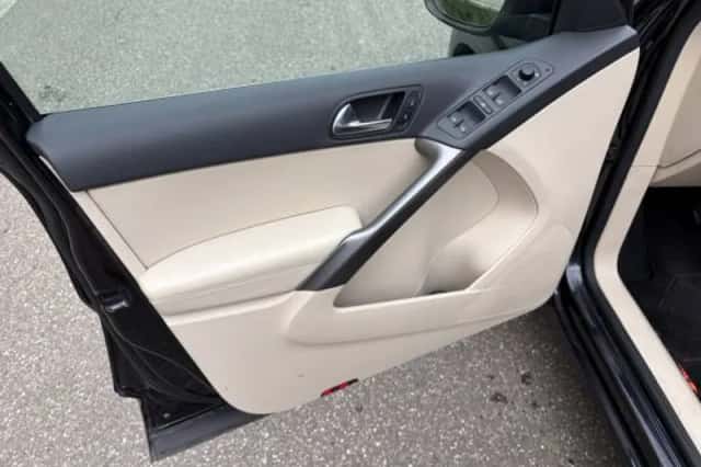 Volkswagen Tiguan (2008) thumbnail 6