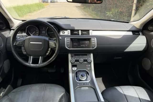 Land Rover Range (2017) thumbnail 3