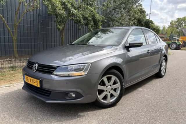 Volkswagen Jetta (2012) thumbnail 1