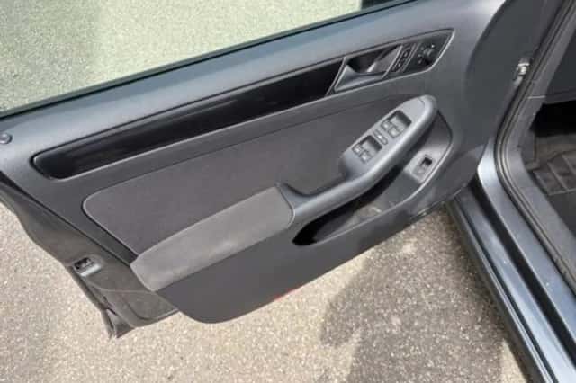 Volkswagen Jetta (2012) thumbnail 6