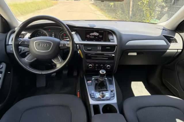 Audi A4 (2013) thumbnail 3