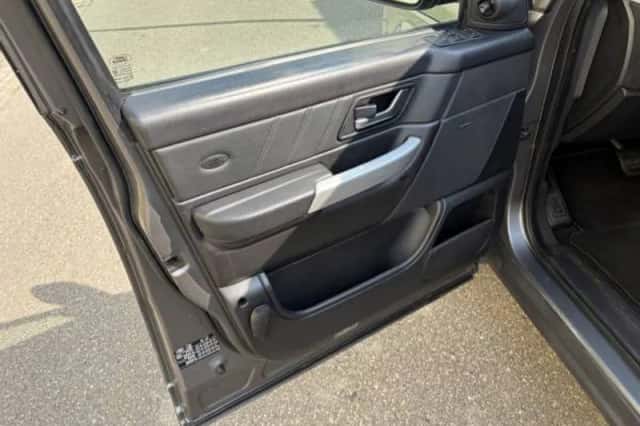 Land Rover Range (2008) thumbnail 4