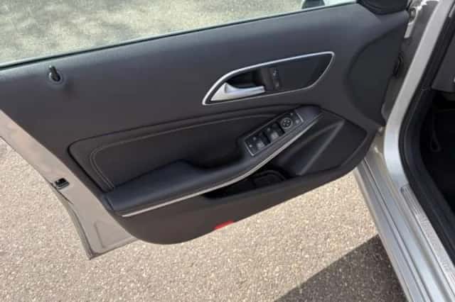 Mercedes-Benz A-Klasse (2012) thumbnail 6