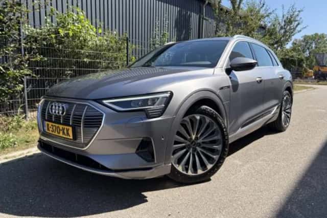 Audi e-tron (2020) thumbnail 1