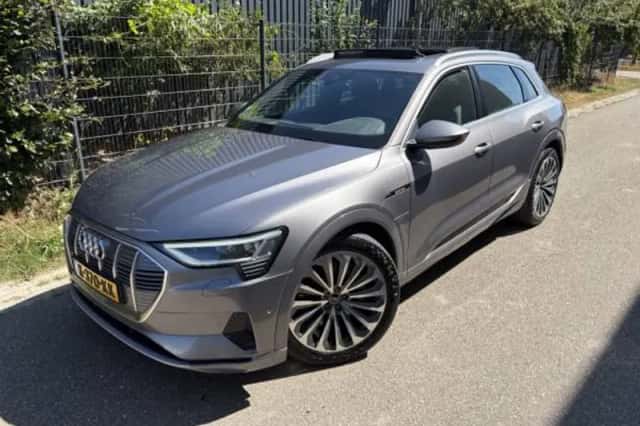 Audi e-tron (2020) thumbnail 2