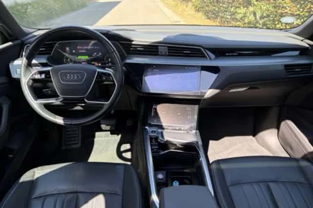 Audi e-tron (2020) thumbnail 3