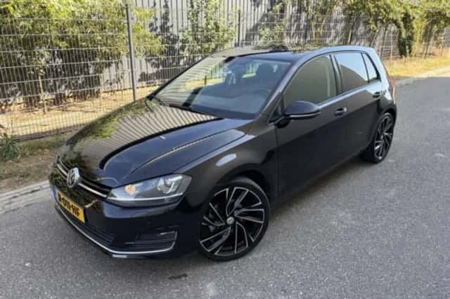 Volkswagen Golf (2013) thumbnail 2