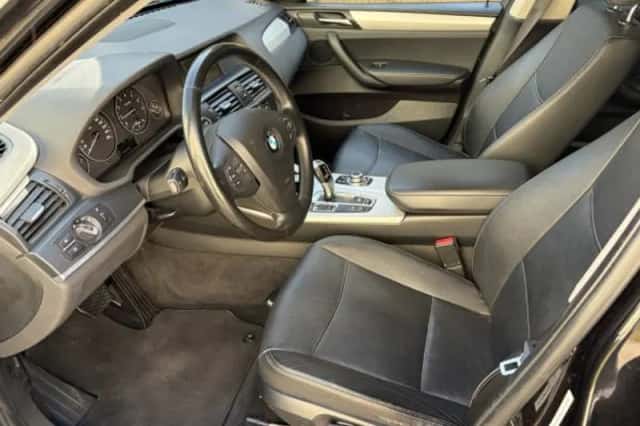BMW X3 (2012) thumbnail 5