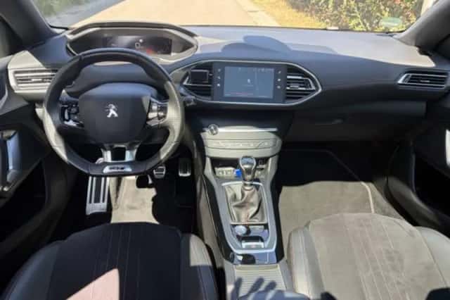 Peugeot 308 (2021) thumbnail 3