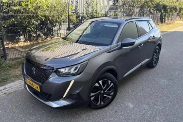 Peugeot 2008 (2020) thumbnail 2