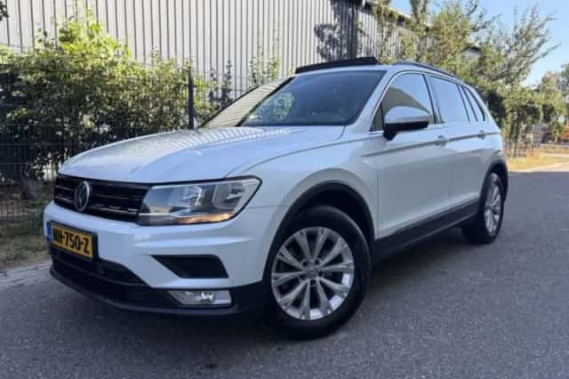Volkswagen Tiguan (2017) thumbnail 1