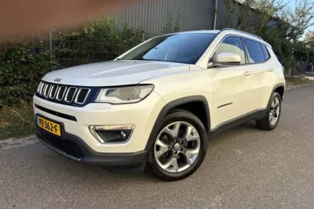 Jeep Compass (2017) thumbnail 1