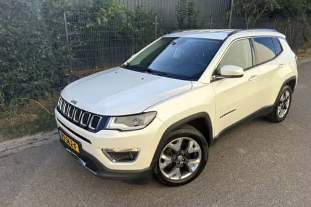 Jeep Compass (2017) thumbnail 2