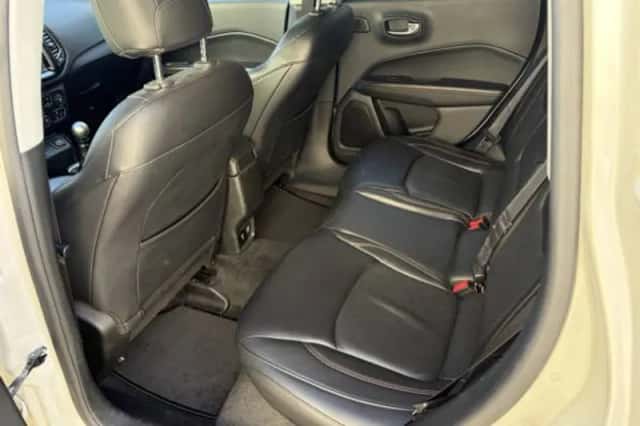 Jeep Compass (2017) thumbnail 4