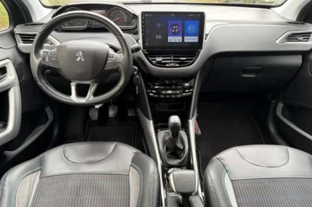 Peugeot 2008 (2016) thumbnail 3