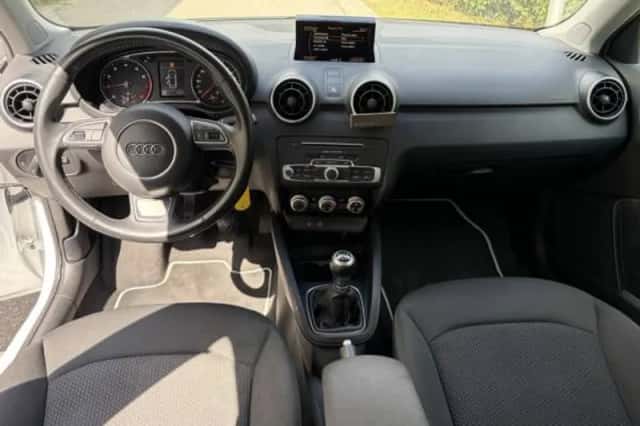 Audi A1 (2016) thumbnail 3