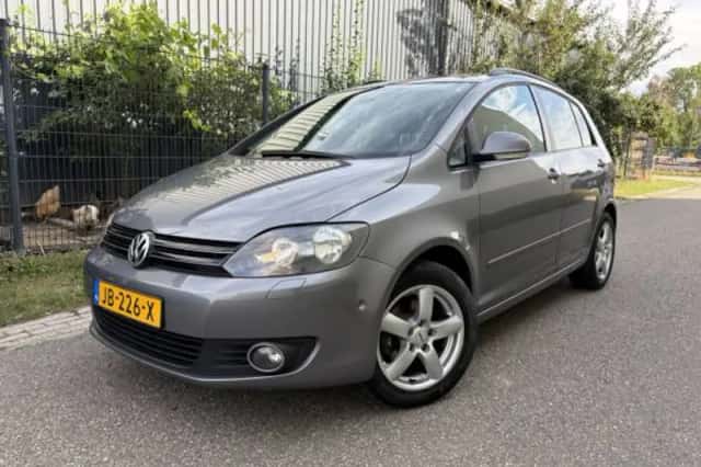 Volkswagen Golf (2011) thumbnail 1