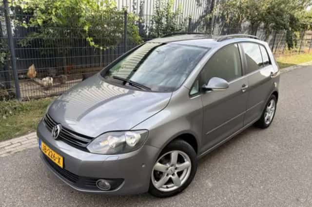 Volkswagen Golf (2011) thumbnail 2