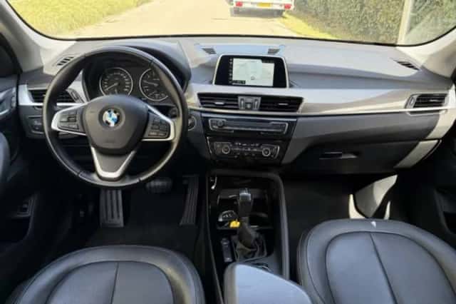 BMW X1 (2017) thumbnail 3