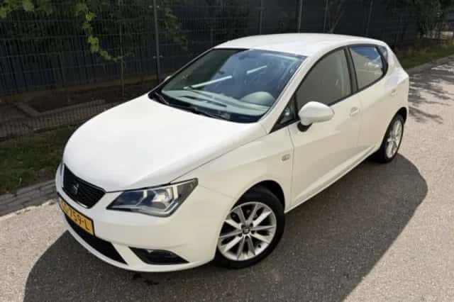 SEAT Ibiza (2016) thumbnail 2