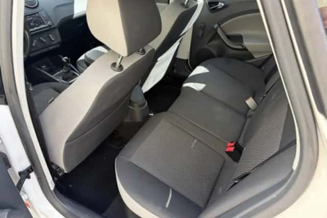 SEAT Ibiza (2016) thumbnail 4