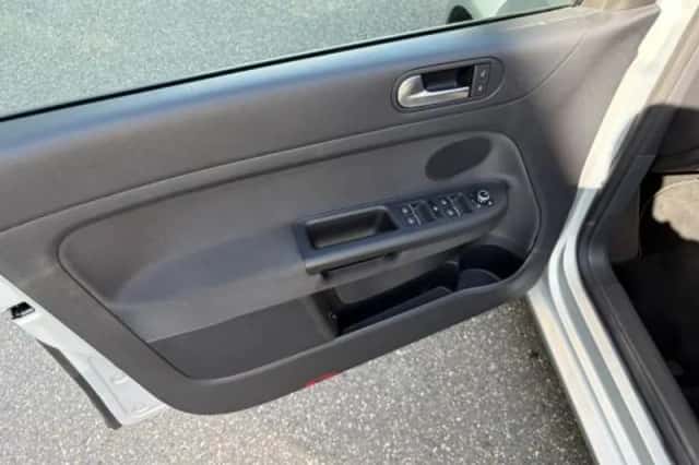 Volkswagen Golf Plus (2010) thumbnail 6