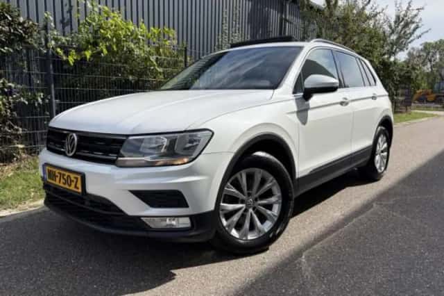 Volkswagen Tiguan (2017) thumbnail 1