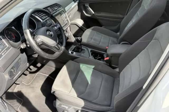Volkswagen Tiguan (2017) thumbnail 5