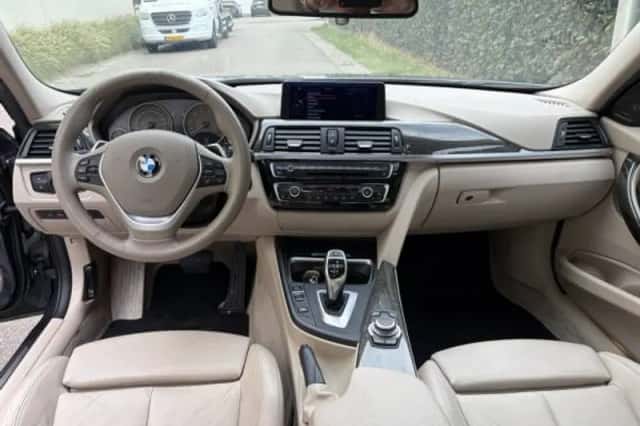 BMW 3-Serie (2012) thumbnail 3