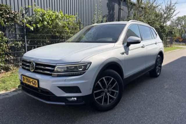 Volkswagen Tiguan (2018) thumbnail 1