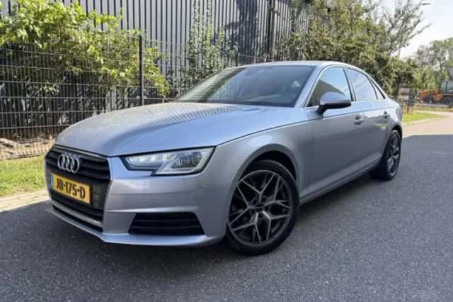 Audi A4 (2016) thumbnail 1