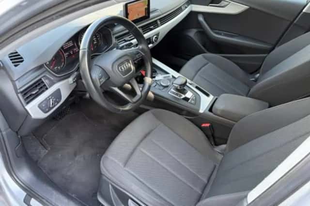 Audi A4 (2016) thumbnail 5