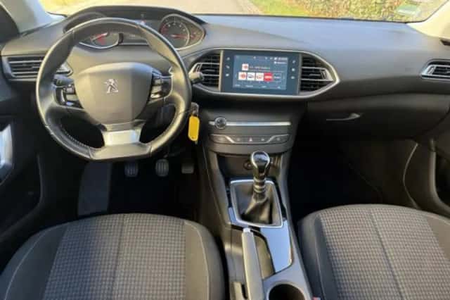 Peugeot 308 (2020) thumbnail 3