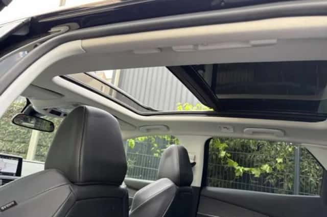 Peugeot 3008 (2019) thumbnail 5