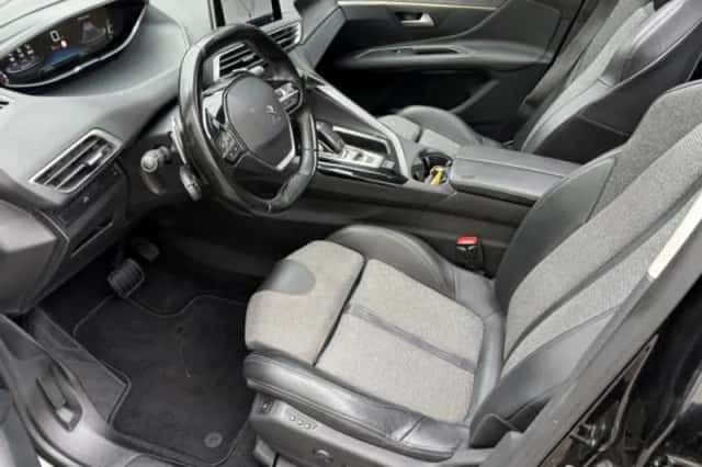 Peugeot 3008 (2019) thumbnail 6