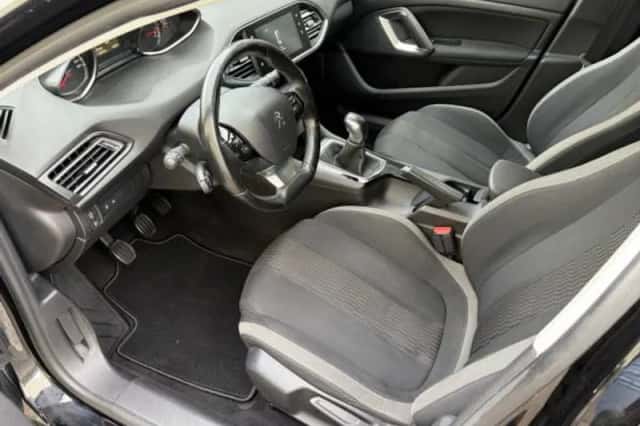 Peugeot 308 (2016) thumbnail 5